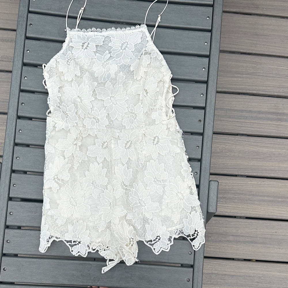 White Lace Romper Kendall & Kylie small